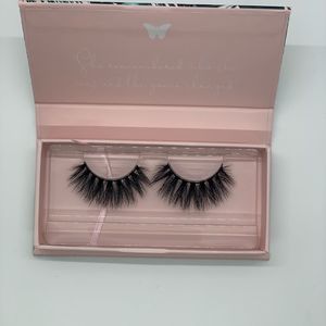 West Wink Lash style Gina | Makeup